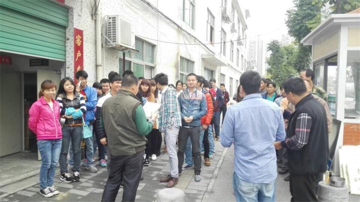 病魔無情人有義，同心協(xié)力愛傳遞?！獎?chuàng)安順為患重病女同事獻愛心